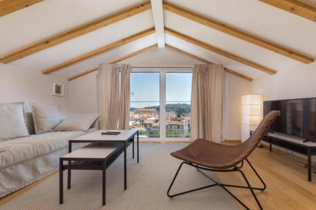 로비니 Sea View House Fontera 아파트 외부 사진